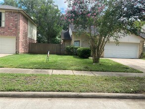 3534 Woodmere Ln in Sugar Land, TX - Building Photo - Building Photo