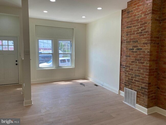 823 Hutton St in Philadelphia, PA - Building Photo - Building Photo