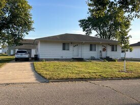 1516 Starview Dr in Cedar Falls, IA - Building Photo