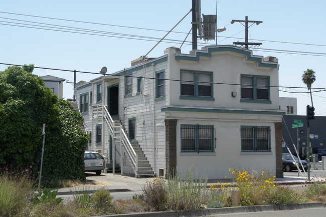 3946 Shafter Ave in Oakland, CA - Building Photo - Building Photo