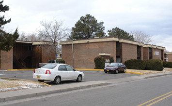 Acorn Apartments in Albuquerque, NM - Building Photo - Building Photo