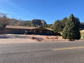 1475 Verde Valley School Rd in Sedona, AZ - Foto de edificio - Building Photo