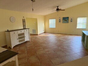 4916 Paleo Pines Cir in Fort Pierce, FL - Foto de edificio - Building Photo