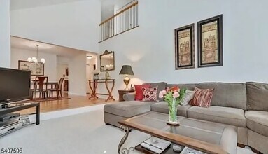 8 Harrow Ln in Bedminster, NJ - Building Photo - Building Photo