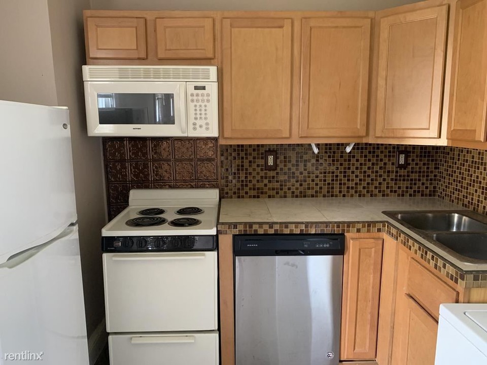 2706 Hamilton Ave-Unit -Unit 2 in Baltimore, MD - Building Photo
