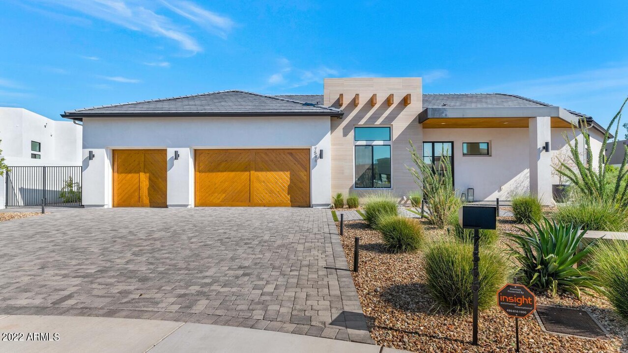 7566 E Sundown Ct in Scottsdale, AZ - Foto de edificio