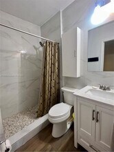 18401 NE 21st Ave in North Miami Beach, FL - Building Photo - Building Photo