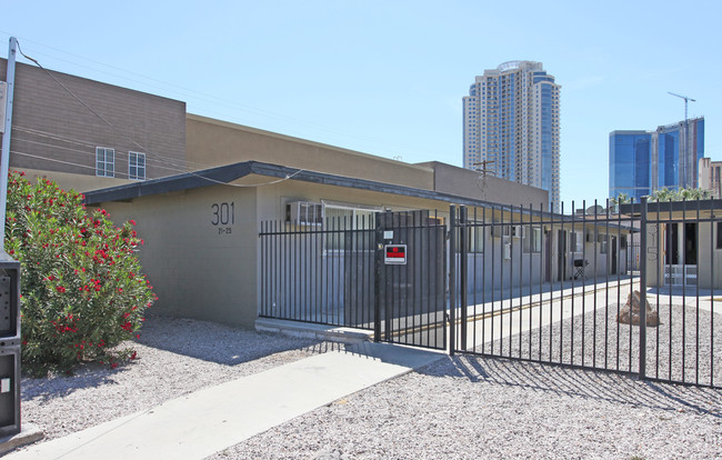 Boston Gardens Apartments in Las Vegas, NV - Building Photo - Building Photo