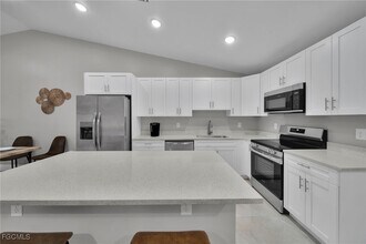 1006 Albert Ave in Lehigh Acres, FL - Building Photo - Building Photo