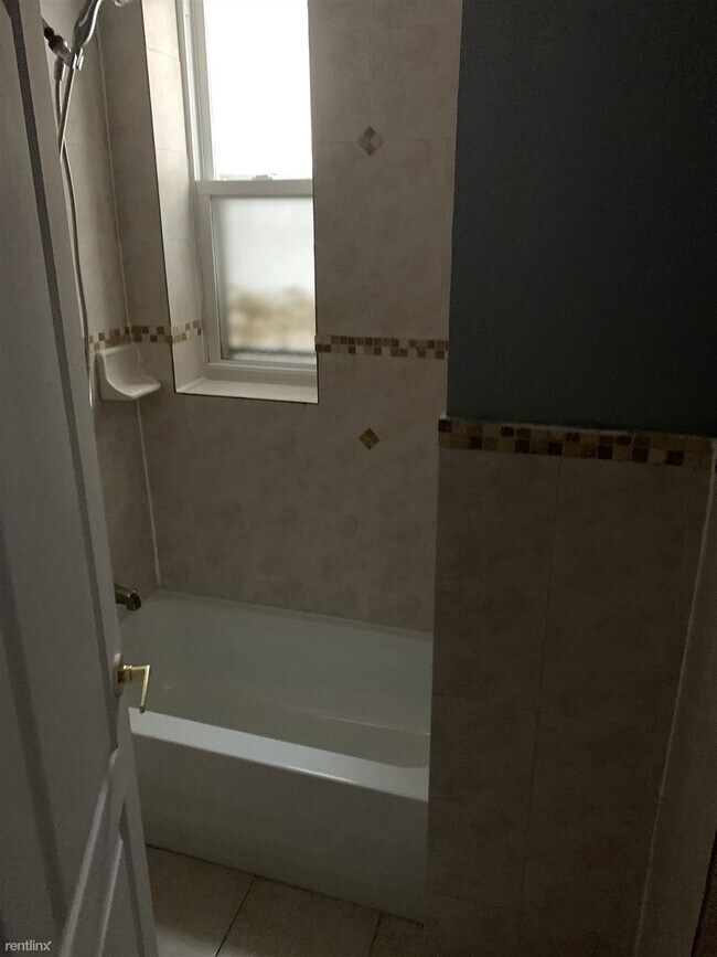 552 Avenue C-Unit -Apt 5 in Bayonne, NJ - Building Photo - Building Photo