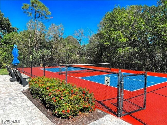 15191 Cedarwood Ln in Naples, FL - Building Photo - Building Photo