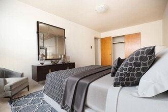 530 Daer Blvd in Winnipeg, MB - Building Photo - Building Photo