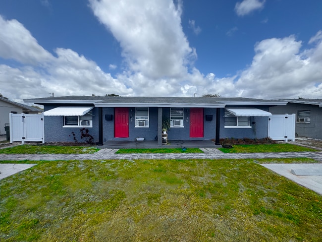 128 NW 13th Ave in Delray Beach, FL - Building Photo - Building Photo