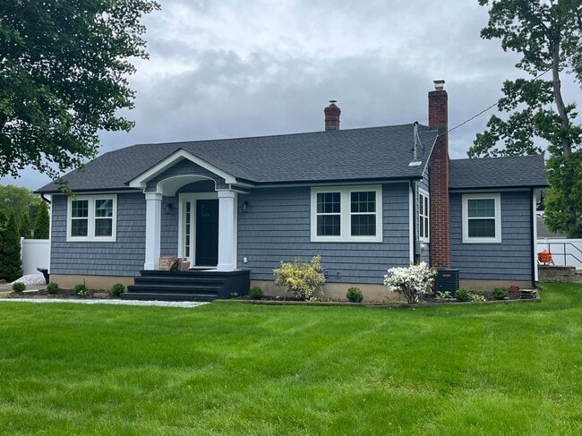 22 6th Ave