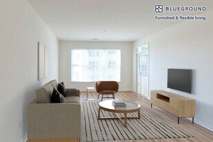 1 Avalon Way in Plymouth, MA - Building Photo