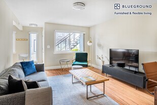 600 N Whisman Rd in Mountain View, CA - Building Photo