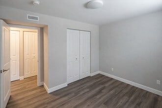 772 Stirling Av S in Kitchener, ON - Building Photo - Building Photo