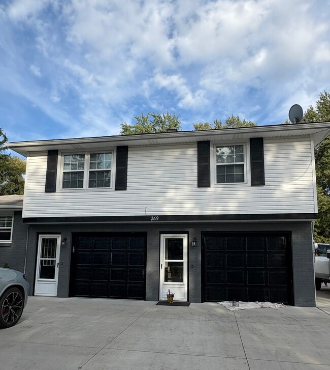 269 Broezel Ave, Unit Upper