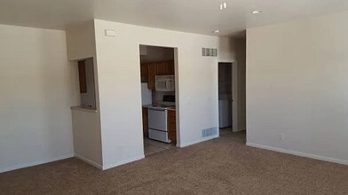 2121 Kasold Dr in Lawrence, KS - Building Photo - Building Photo