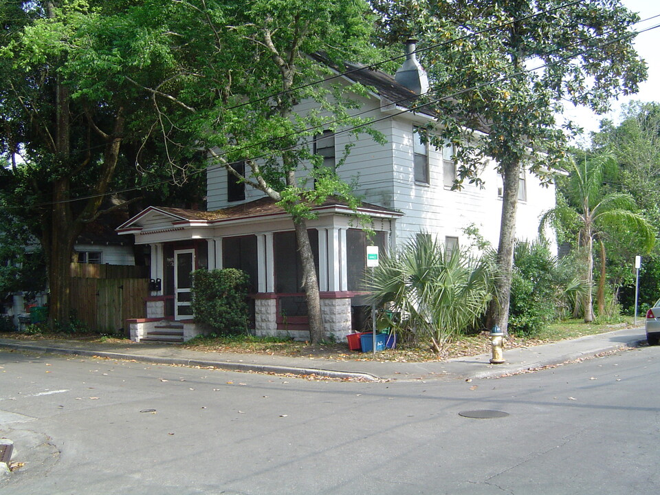 237 SW 2nd Pl in Gainesville, FL - Building Photo