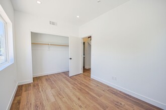 6455 Troost Ave in Los Angeles, CA - Building Photo - Building Photo