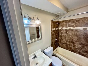 908 State St in Bettendorf, IA - Building Photo - Building Photo