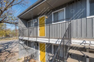 903 Springdale Rd in Austin, TX - Building Photo - Building Photo