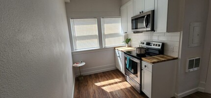 Adams Apartments in Tacoma, WA - Building Photo - Interior Photo