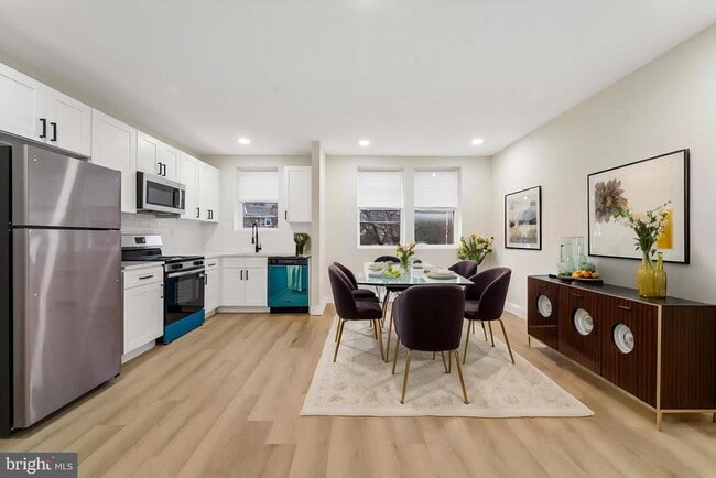 5959 Upland Way in Philadelphia, PA - Building Photo - Building Photo