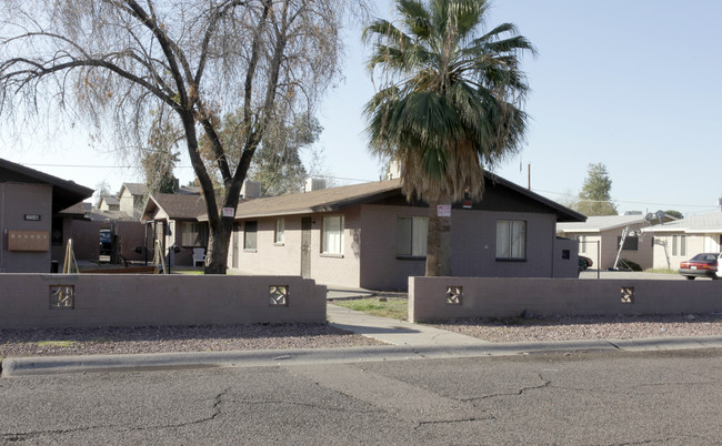 State Avenue Apartments in Phoenix, AZ - Foto de edificio - Building Photo