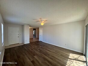 8846 Cavender Dr in Jacksonville, FL - Building Photo - Building Photo