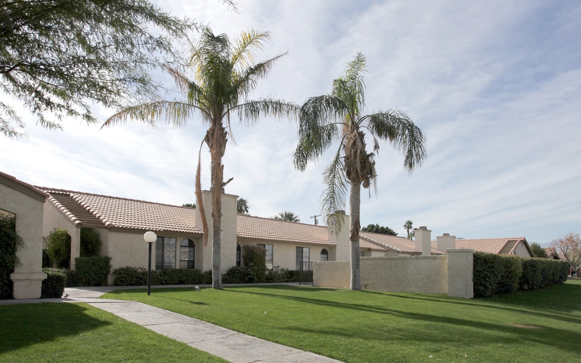 Villa Palms in Indio, CA - Foto de edificio