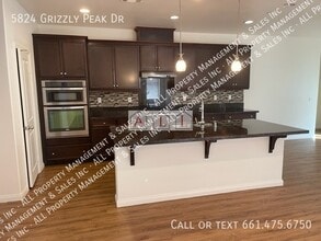 5824 Grizzly Peak Dr in Bakersfield, CA - Building Photo - Building Photo