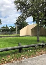 8319 NW 5th Ave in Miami, FL - Building Photo - Building Photo