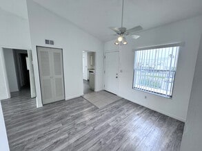 2512 Woodgate Blvd in Orlando, FL - Building Photo - Building Photo