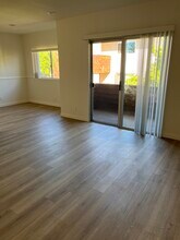 5400 Newcastle Ave, Unit 68 in Los Angeles, CA - Building Photo - Building Photo