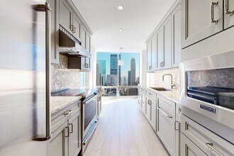 641 5th Ave in New York, NY - Building Photo - Building Photo