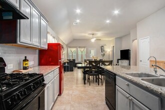 7043 Birnam Garden Lane in Houston, TX - Building Photo - Building Photo