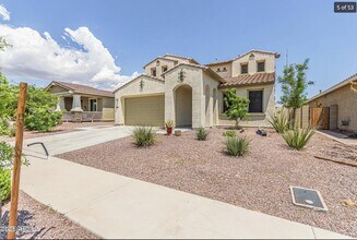19022 W Shangri La Rd in Surprise, AZ - Building Photo - Building Photo