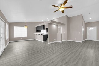 5028 St Annes Dr in Las Vegas, NV - Building Photo - Building Photo