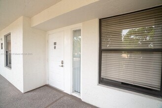 6562 Boca Del Mar Dr in Boca Raton, FL - Building Photo - Building Photo