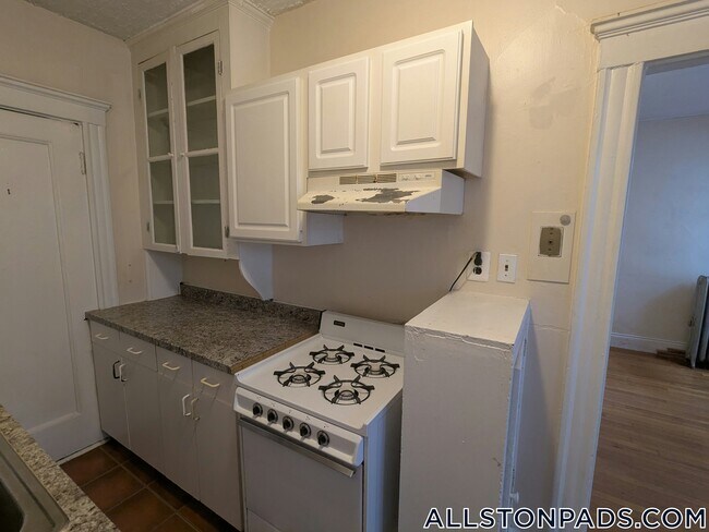 33 Walbridge St in Brookline, MA - Building Photo - Building Photo