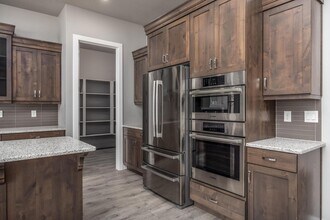 1861 N Mountain View Dr in Washington, UT - Building Photo - Building Photo