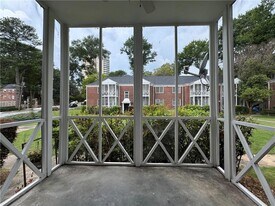 72 Delmont Dr NE in Atlanta, GA - Building Photo