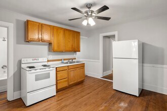 2111 Madison St in Manitowoc, WI - Building Photo - Building Photo