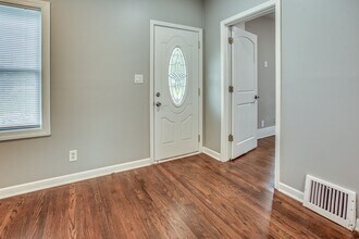 1823 S 60th St in Omaha, NE - Building Photo - Building Photo