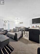 135 Hardcastle Dr in Cambridge, ON - Building Photo - Building Photo