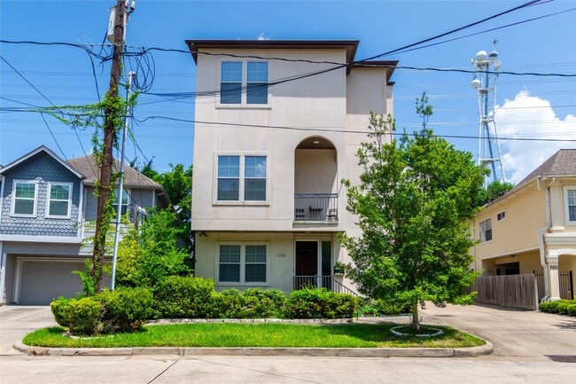 4238 Childress St in Houston, TX - Building Photo - Building Photo