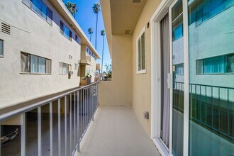 441 W Queen St in Inglewood, CA - Building Photo - Building Photo