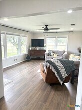 1045 Arnold Rd in Victoria, TX - Building Photo - Building Photo